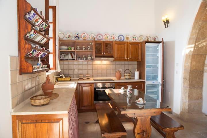 Matina'S Traditional House 하라키 외부 사진