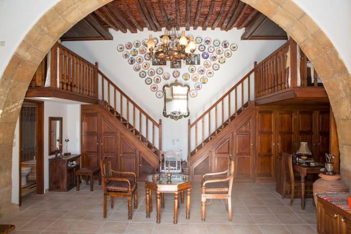 Matina'S Traditional House 하라키 외부 사진